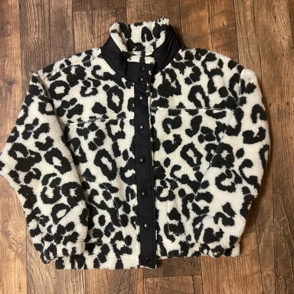 Old Navy Jackets & Blazers - Old Navy Printed Sherpa Coat